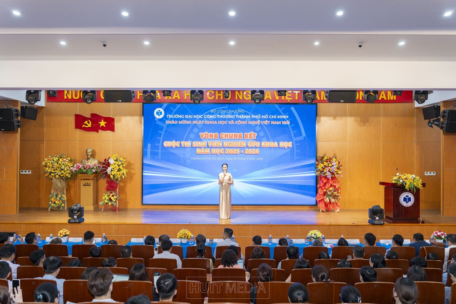 Sinh viên HUIT tỏa sáng với những công trình nghiên cứu mang giá trị khoa học và có tính ứng dụng cao tại vòng Chung kết Cuộc thi Sinh viên nghiên cứu khoa học năm học 2025 - 2026