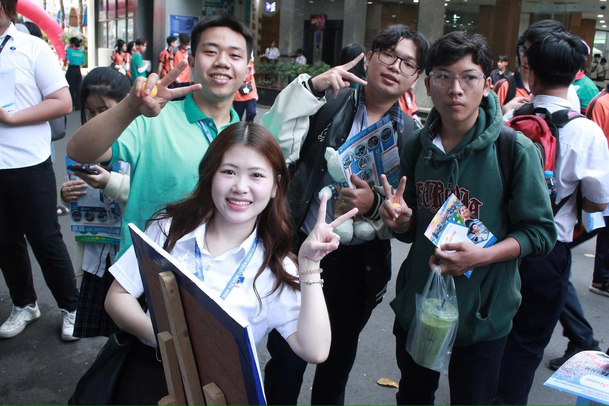 Từ Cao Bằng đến TP.HCM: Vì sao nhiều bạn trẻ vẫn chọn HUIT?