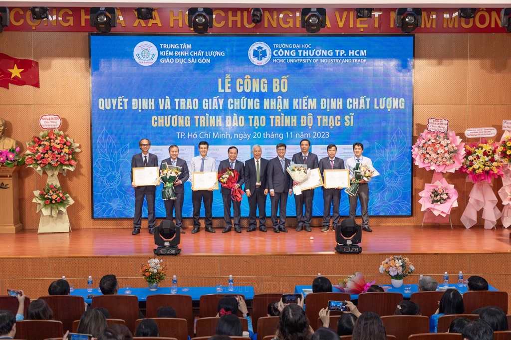 Trường Đại học Công Thương TP. Hồ Chí Minh có thêm 08 chương trình đào tạo đạt chuẩn kiểm định chất lượng giáo dục
