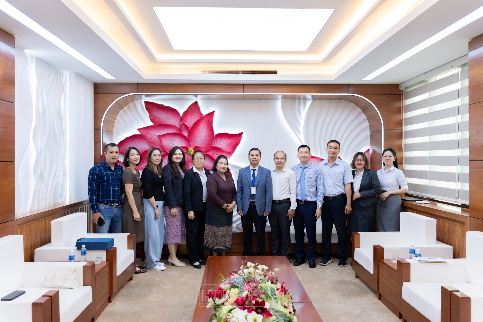 Đoàn Thứ trưởng Văn phòng Thủ tướng nước CHDCND Lào thăm và làm việc tại Trường Đại học Công Thương TP. Hồ Chí Minh