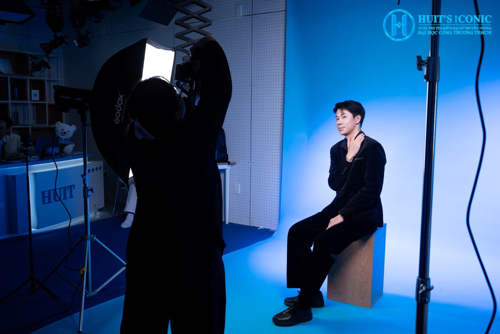 HUIT’S ICONIC 2026: Thí sinh tự tin tỏa sáng tại vòng Bán kết 1 – Photoshoot