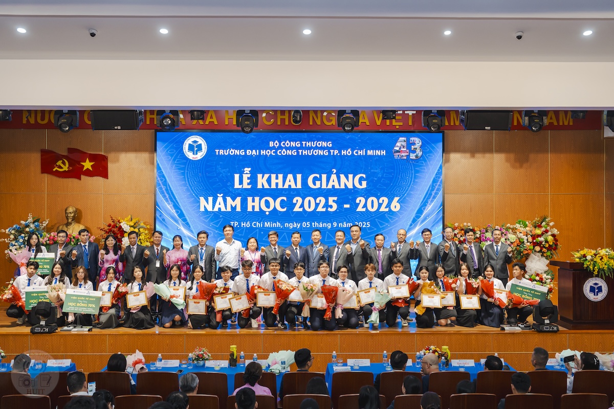Không khí hân hoan Lễ Khai giảng năm học 2025 tại Trường Đại học Công Thương TP. Hồ Chí Minh