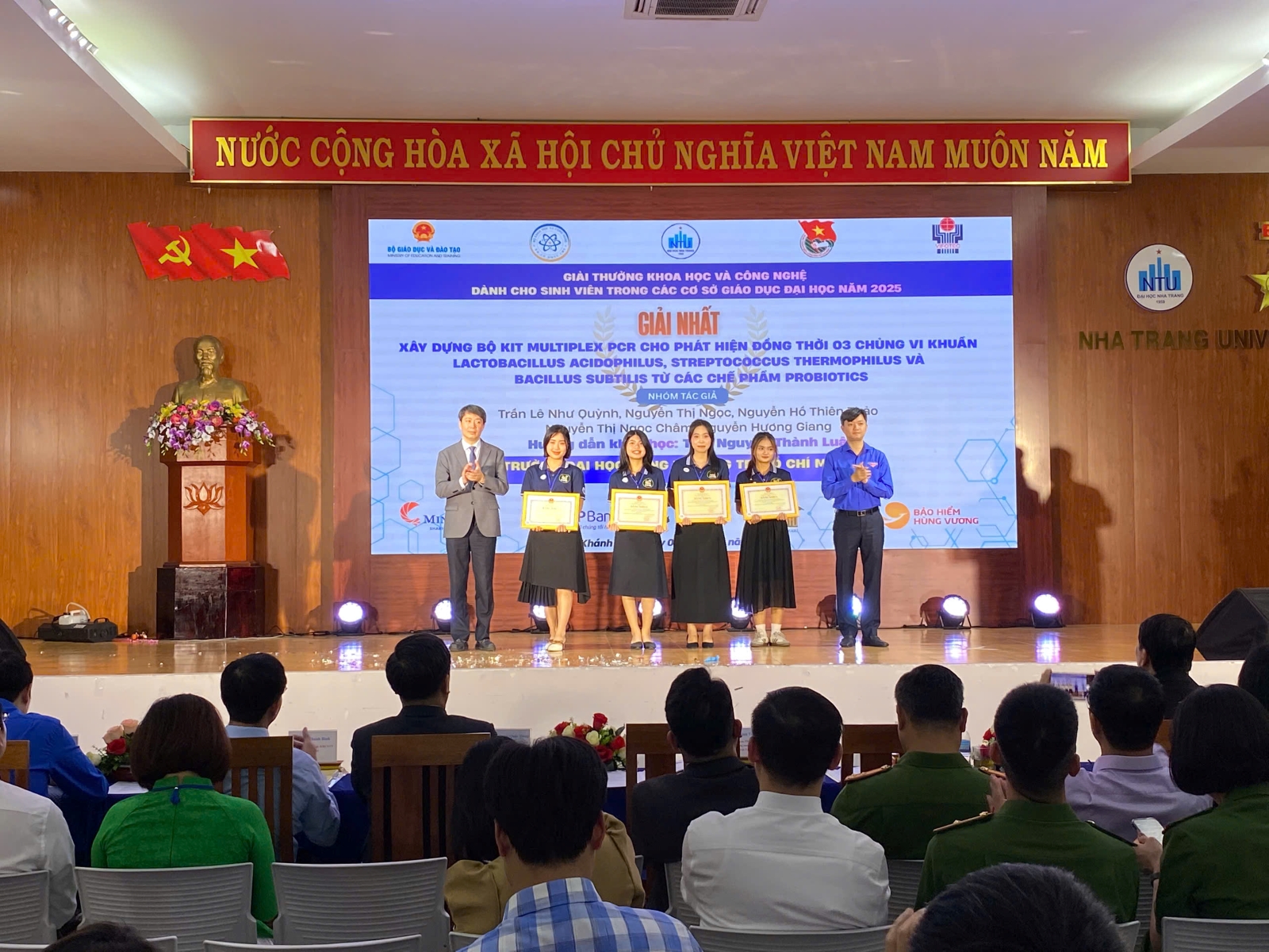 Sinh viên HUIT giành giải Nhất cấp quốc gia Lĩnh vực Khoa học Nông nghiệp 