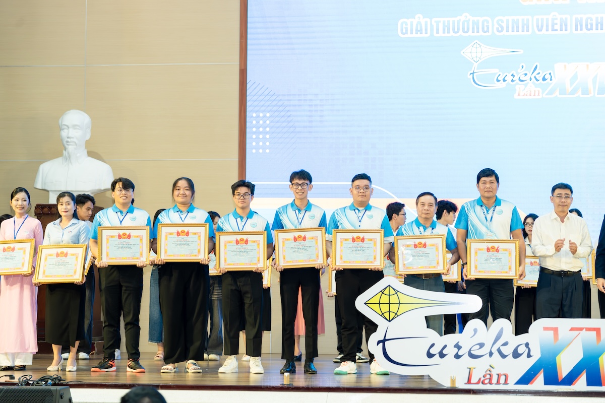 Sinh viên HUIT giành Giải Nhì lĩnh vực Tài nguyên và Môi trường tại Giải thưởng Sinh viên nghiên cứu khoa học - Euréka lần thứ 27 năm 2025