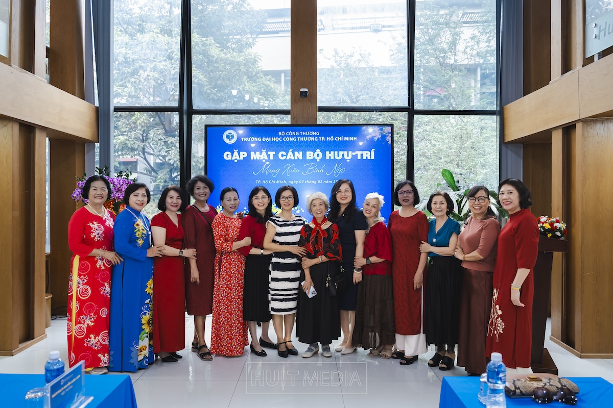 Trường Đại học Công Thương TP.HCM gặp mặt cán bộ hưu trí xuân bính ngọ 2026: Nghĩa tình mái trường, trọn vẹn yêu thương
