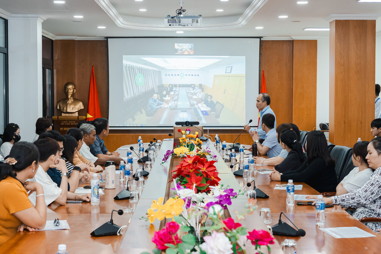 Trường Đại học Công Thương TP.HCM tổ chức gặp gỡ phụ huynh và sinh viên chương trình liên kết quốc tế 2+2 ngành Ngôn ngữ Trung Quốc