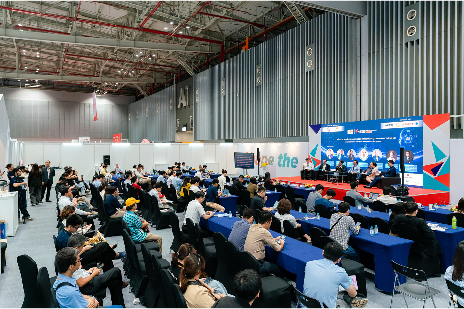 Trường Đại học Công Thương TP.HCM tiên phong kiến tạo hệ sinh thái giáo dục thông minh trong kỷ nguyên đô thị số