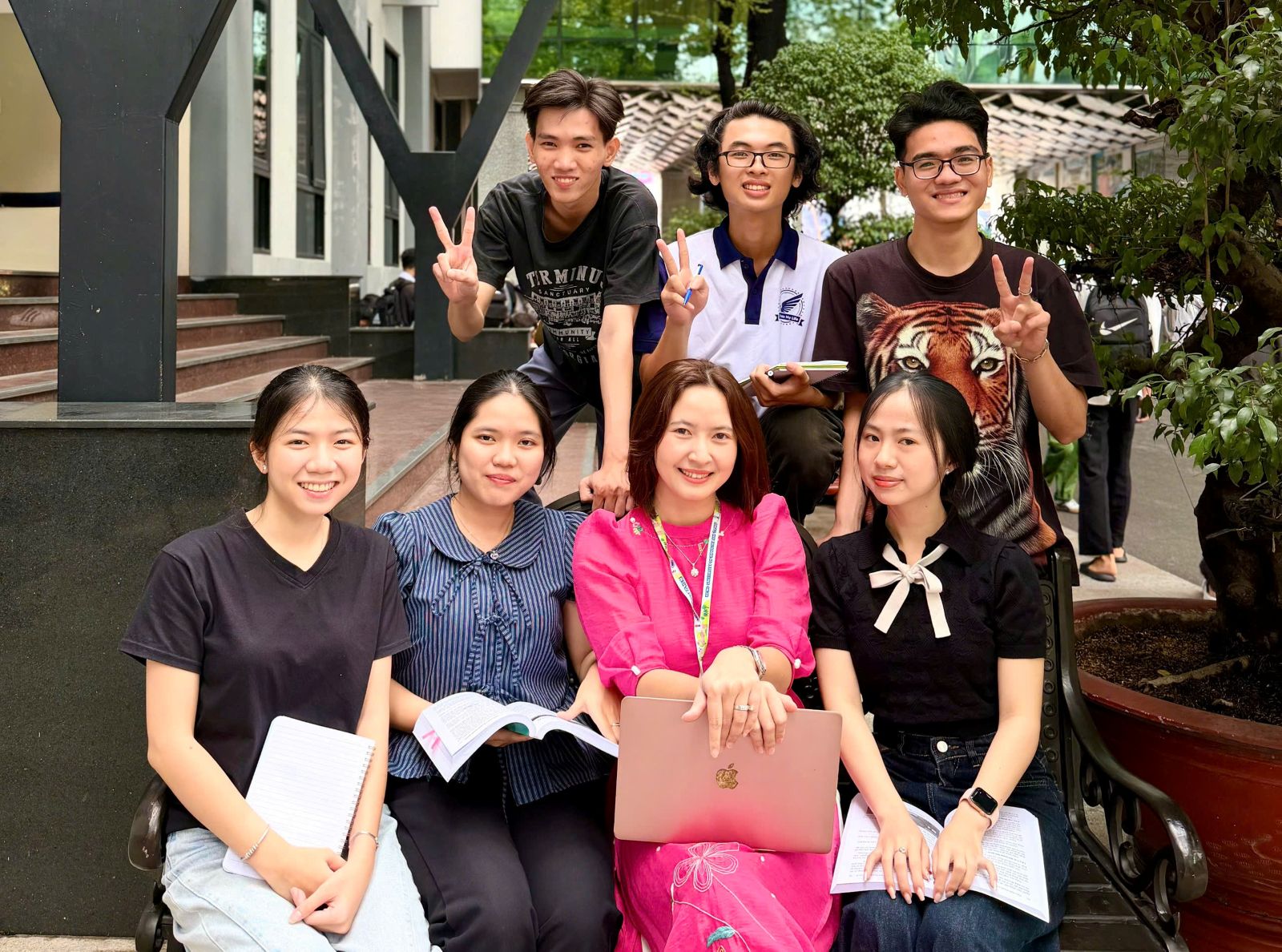 TS. Phan Thị Thu Hằng: Đem phong cách của Tiktoker đến giảng đường, một cách để gần sinh viên hơn.